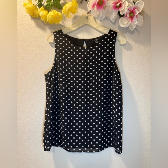 Forever 21 Tops - Forever 21 Black and White Polka Dot Sleeveless Camisole